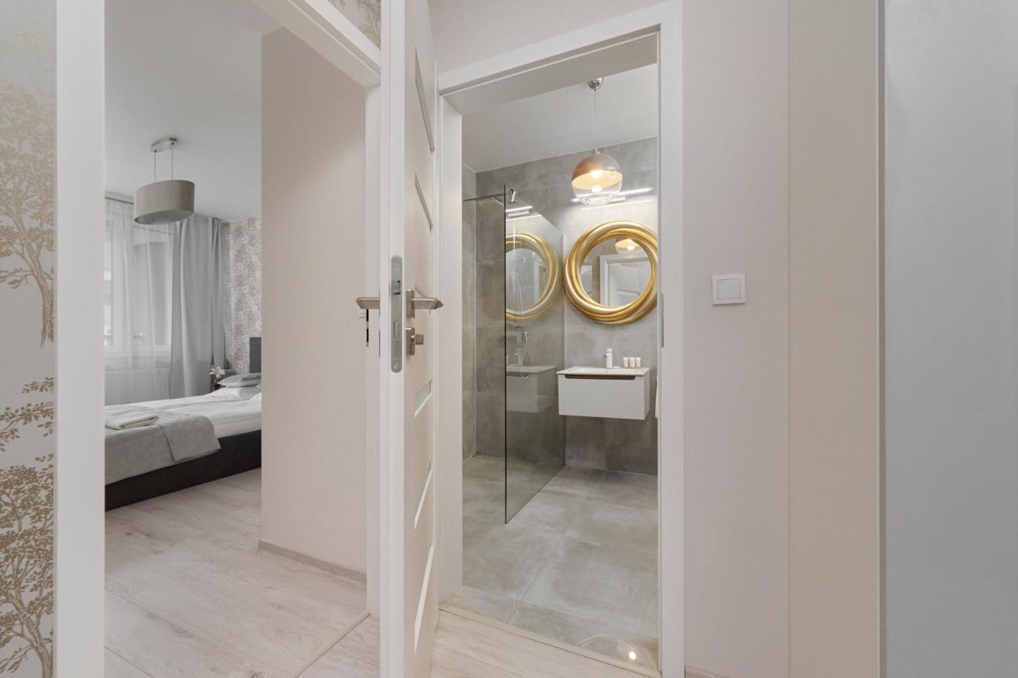 Luxurious Apartments With Balcony & Parking Gwiazdzista Wroclaw By Noclegi Renters Breslávia Exterior foto