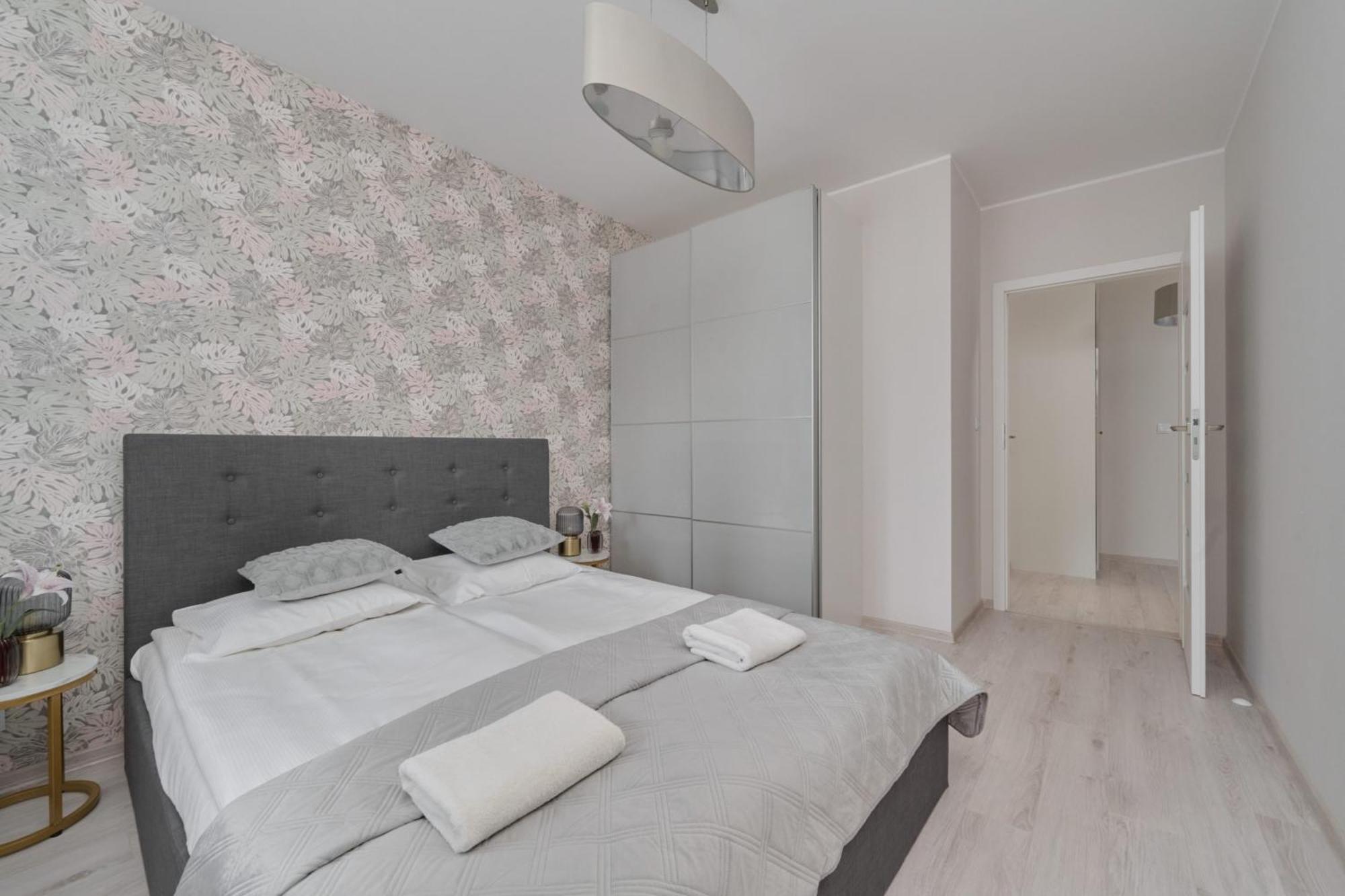 Luxurious Apartments With Balcony & Parking Gwiazdzista Wroclaw By Noclegi Renters Breslávia Exterior foto